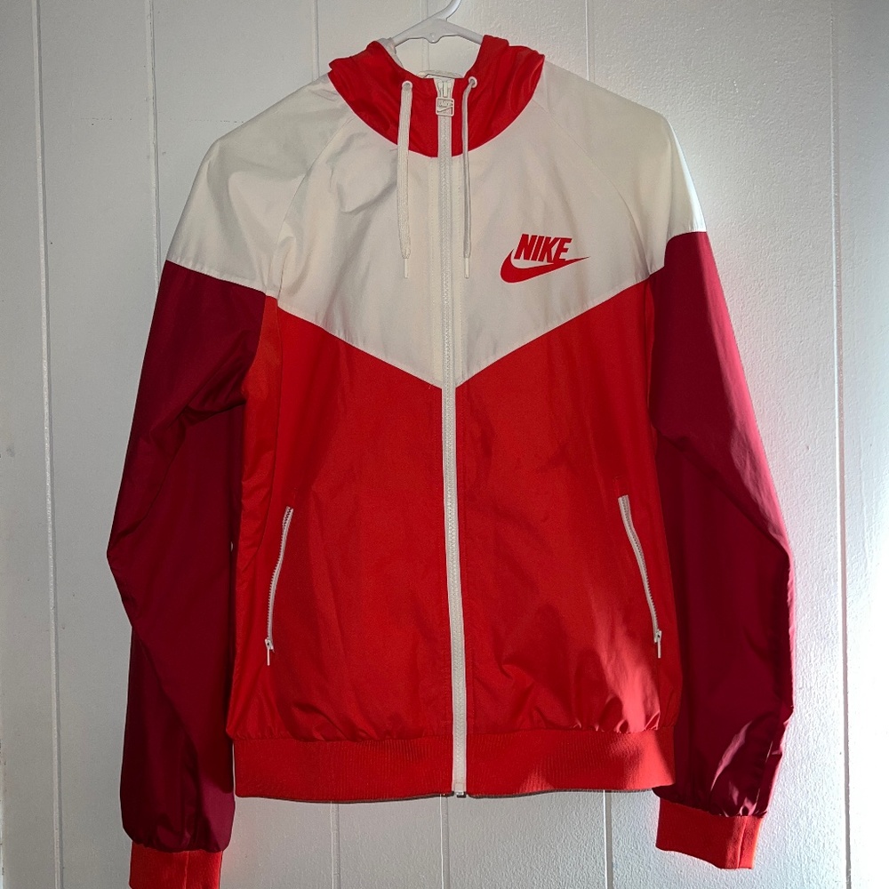 Nike Womens windbreaker jacket